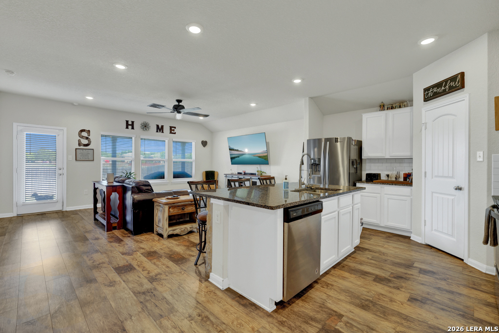 2121 WOOD DRAKE LN