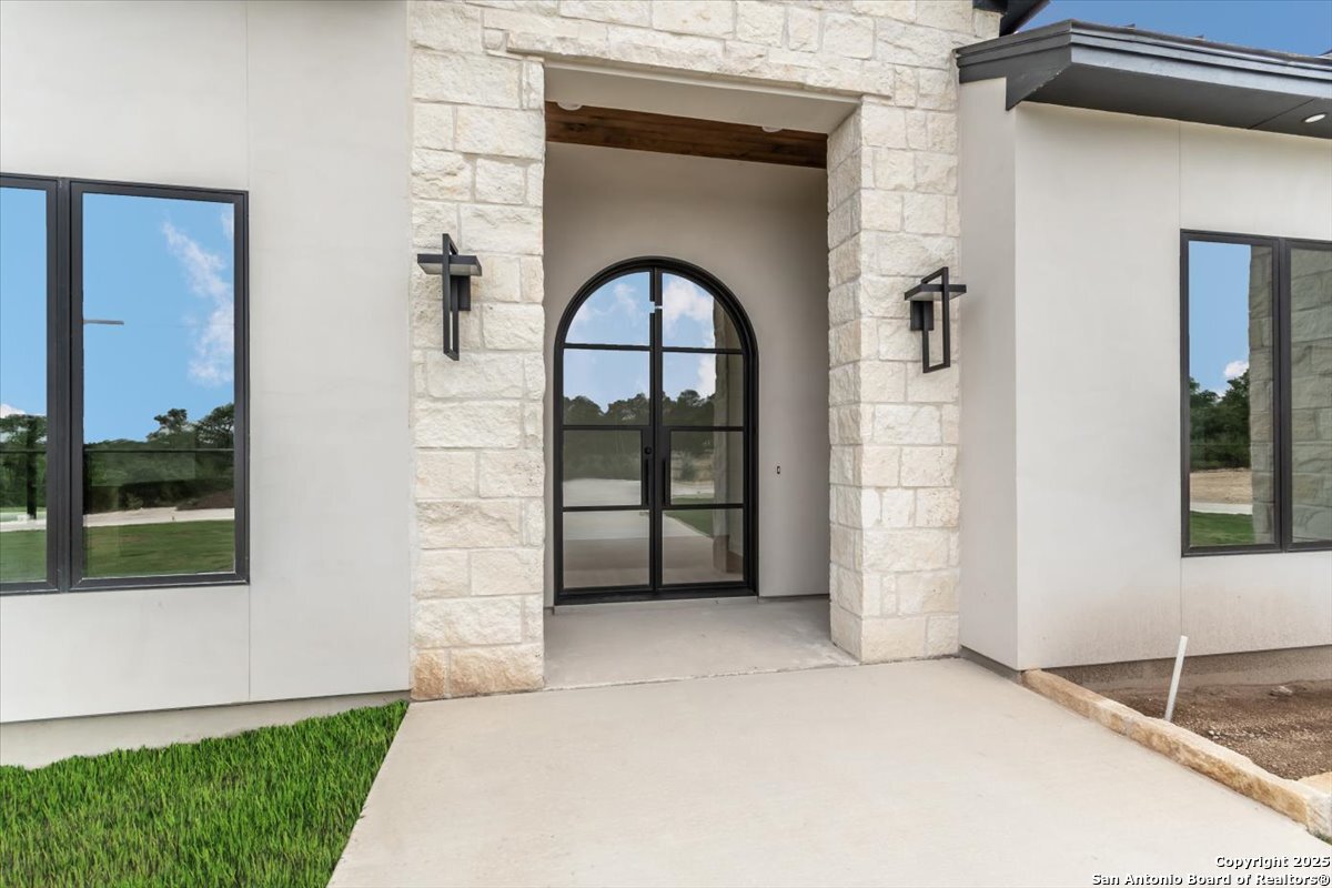 26819 Pecan Bluff