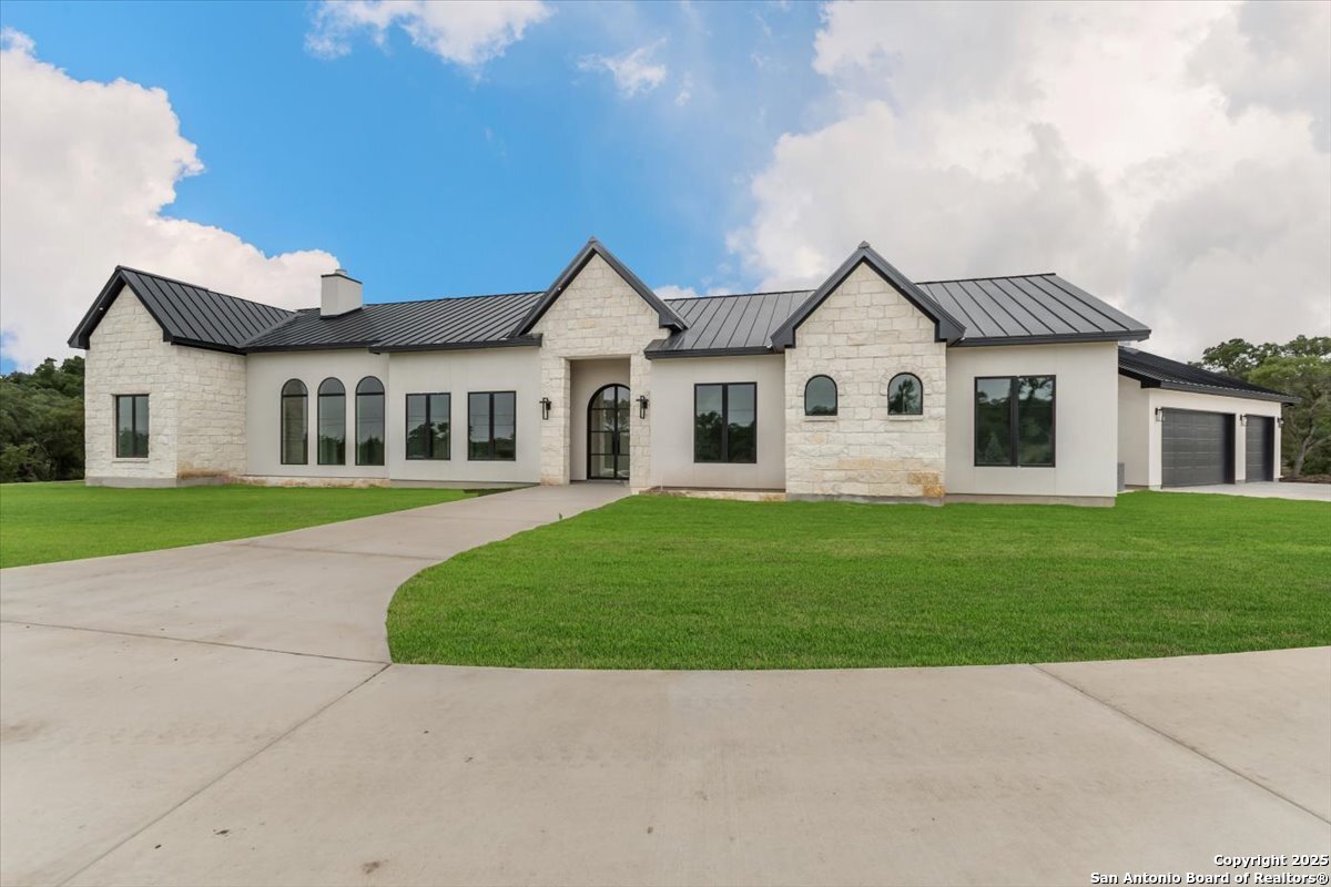26819 Pecan Bluff