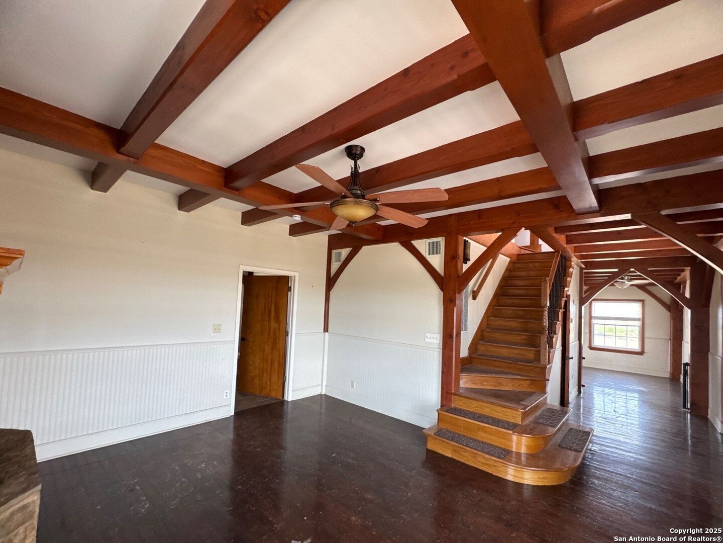 1485 Country Ln