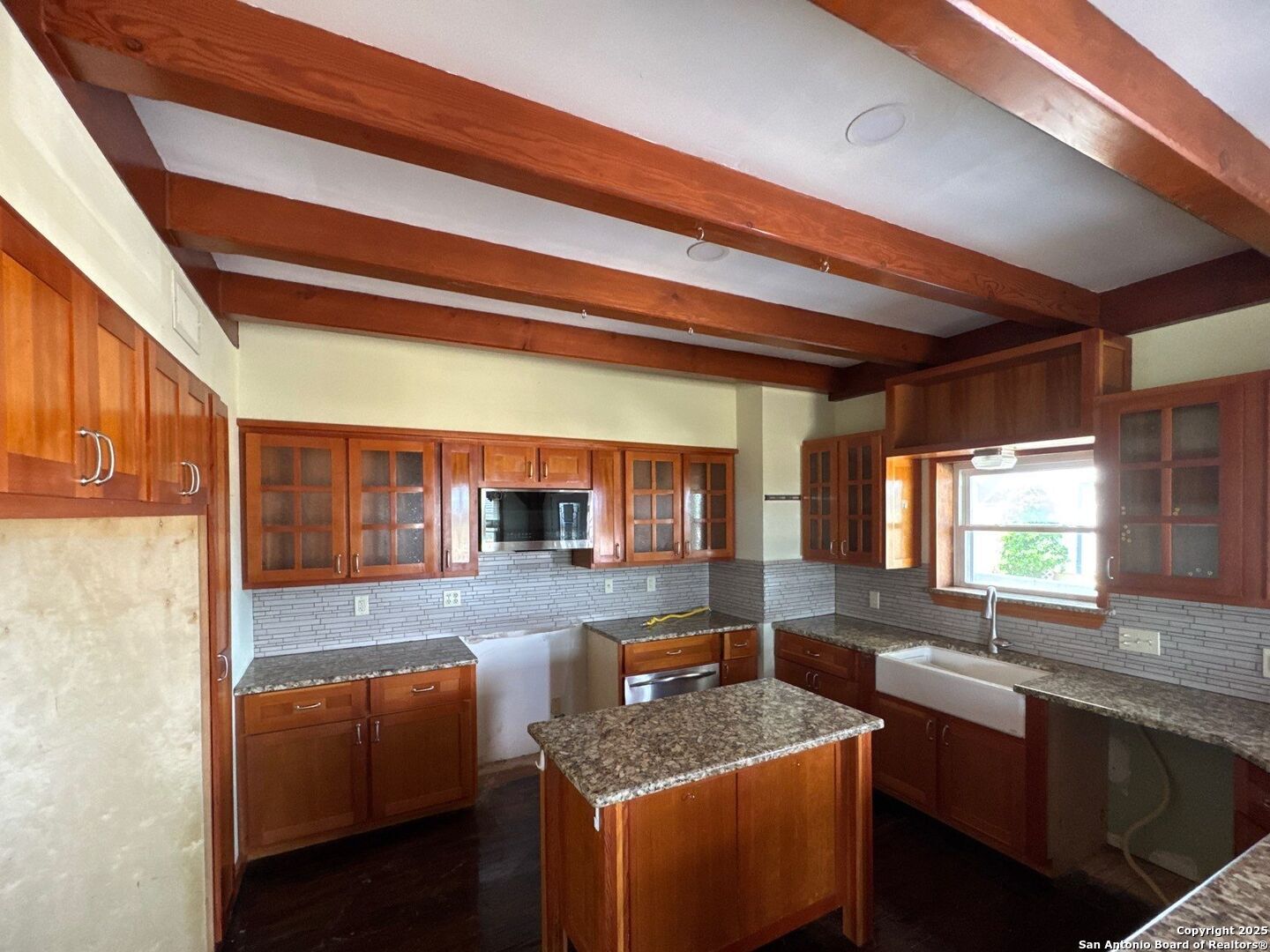 1485 Country Ln