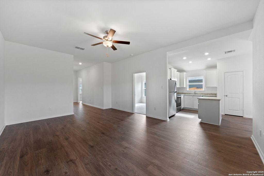 Photo of 16024 Stratford Cove, Lytle, TX 78052 (MLS # 1930236)