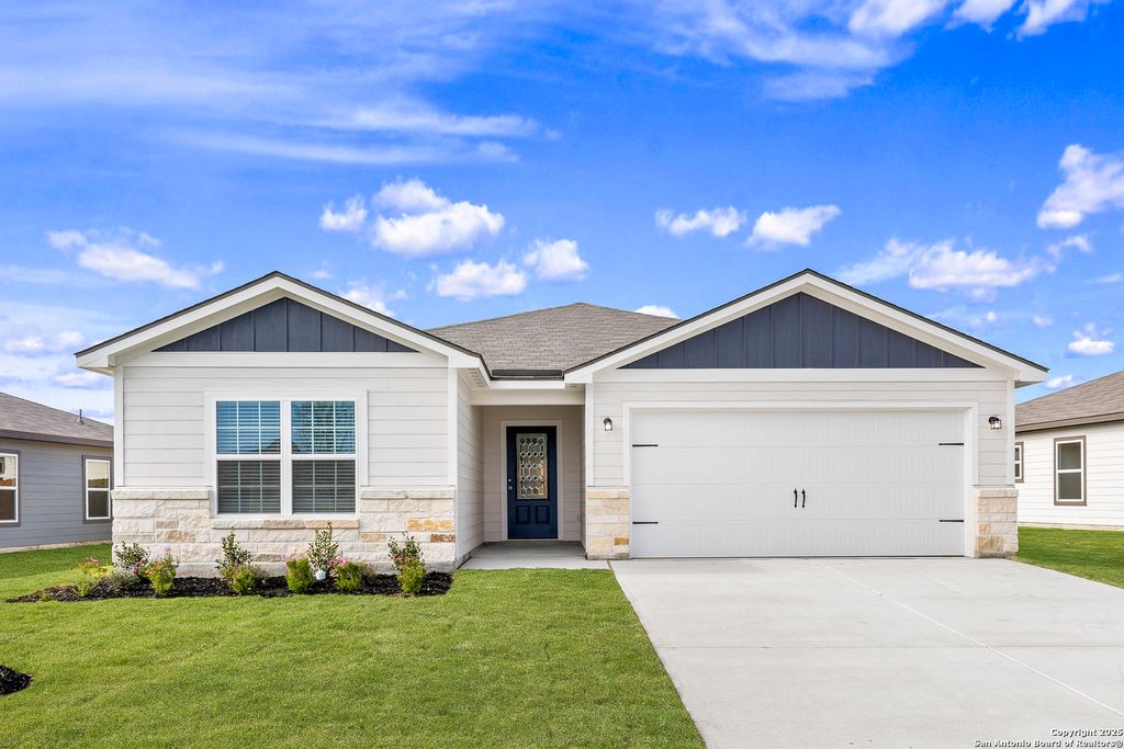 Photo of 16024 Stratford Cove, Lytle, TX 78052 (MLS # 1930236)