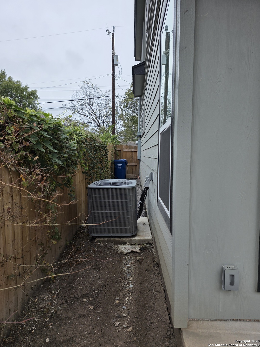 514 Moten UNIT 101/102