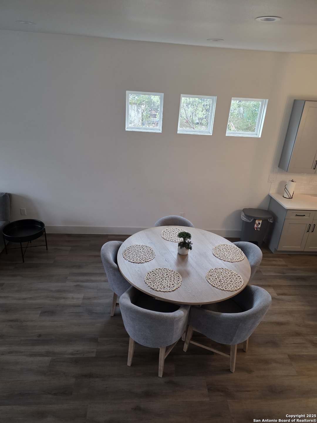 514 Moten UNIT 101/102