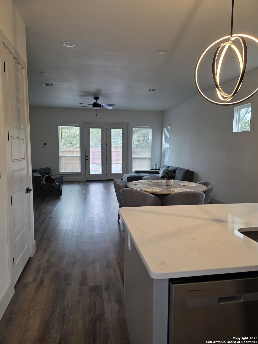 514 Moten UNIT 101/102