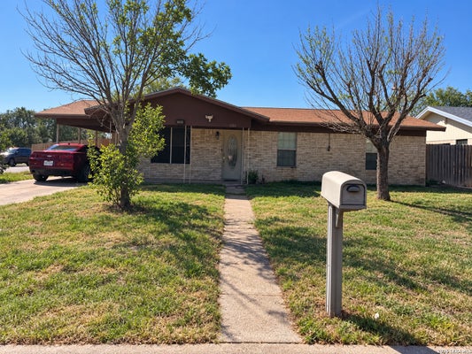 1203 FAIRHAVEN DR, EAGLE PASS, TX 78852 - Image 07b9d347ff9a5d8d3b5b5f395e5f7cfc/4202208860