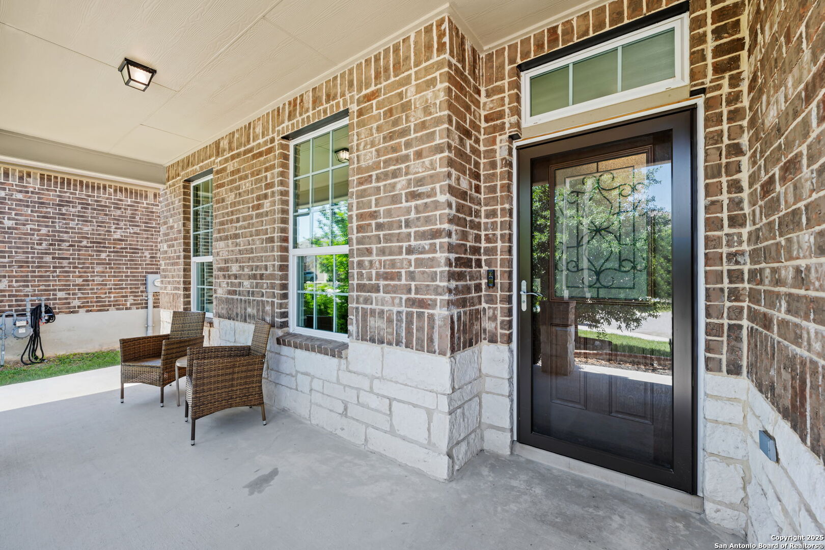 8821 Chavez Path