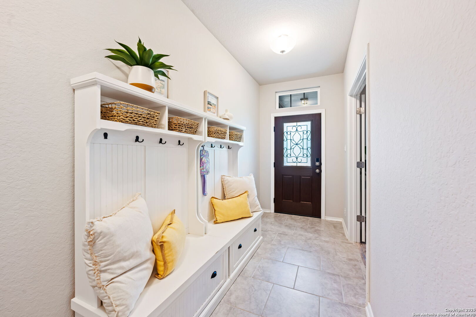 8821 Chavez Path