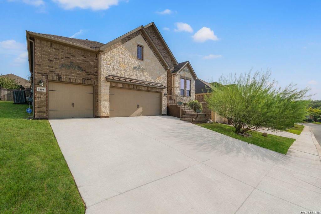 Photo of 1810 LAWSON RDG, San Antonio, TX 78260 (MLS # 2024138)