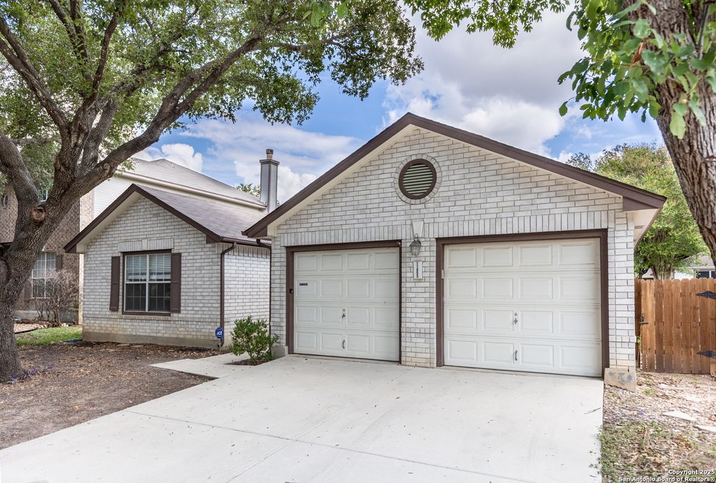 Photo of 11855 knobsby, San Antonio, TX 78253 (MLS # 1896420)
