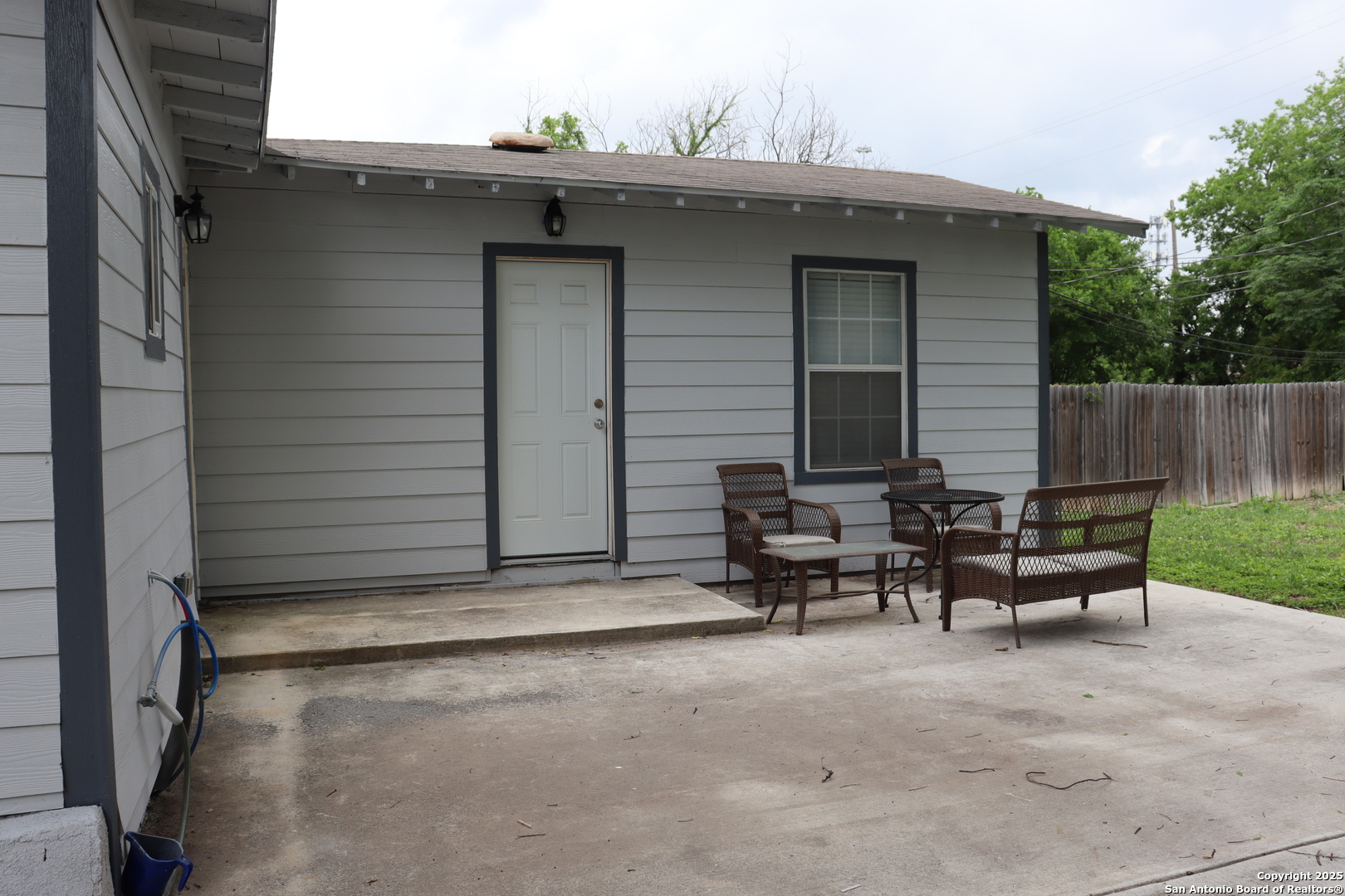 1317 W French Place