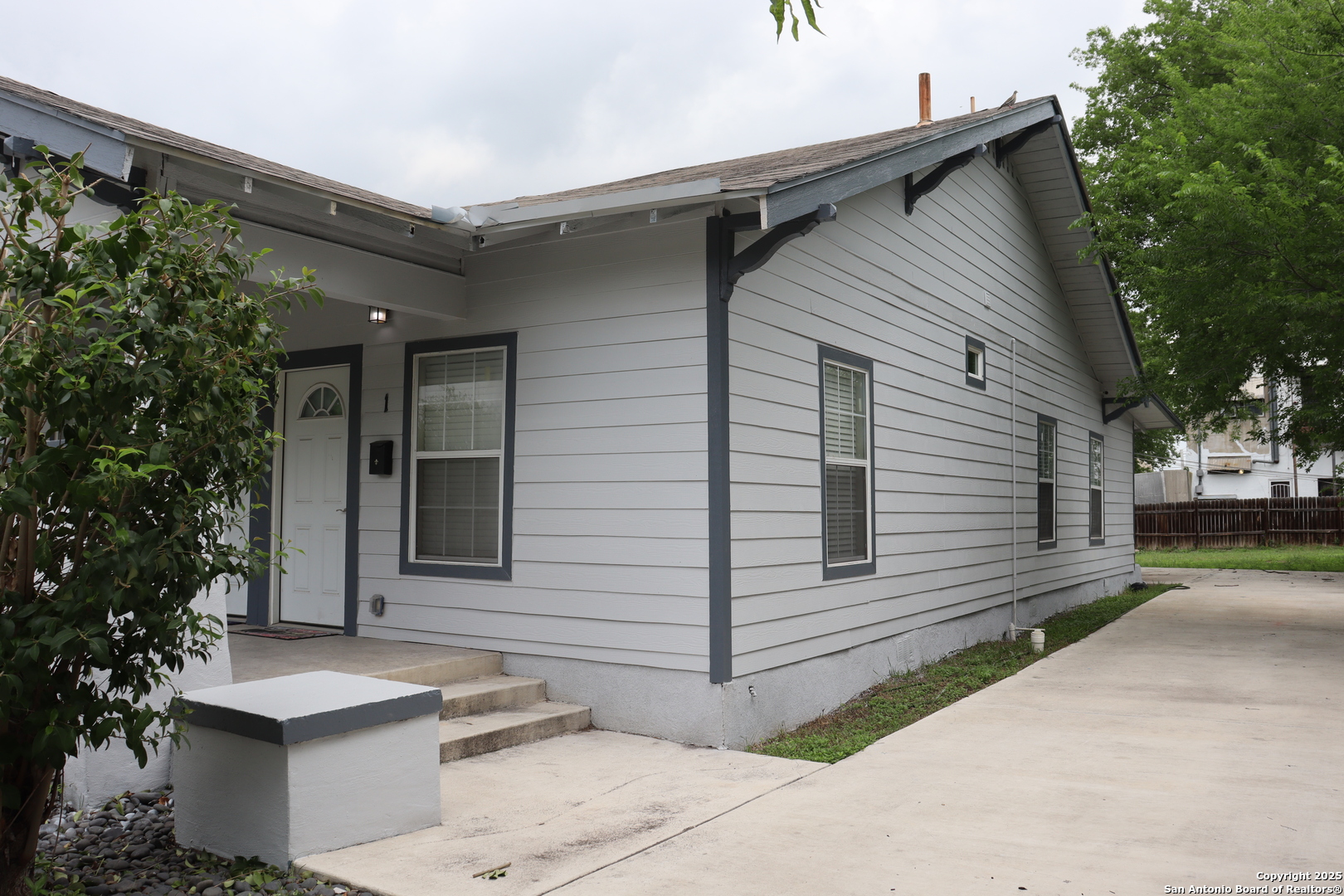 1317 W French Place