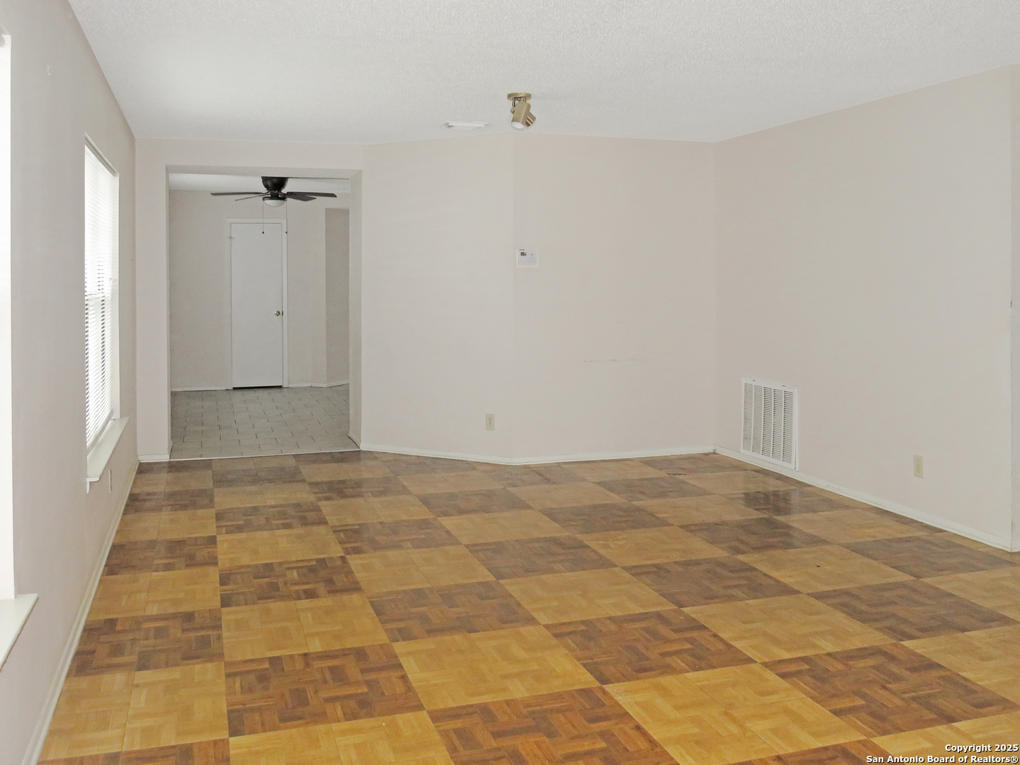 7119 Western Trail