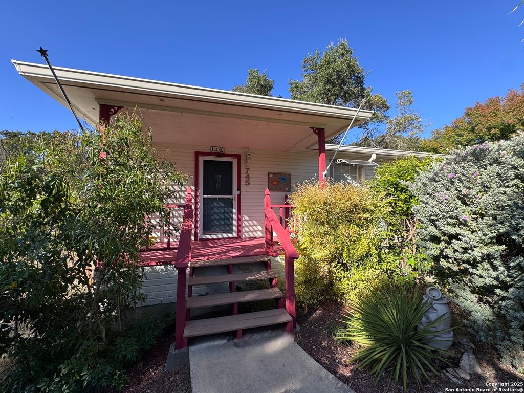 Photo of 745 Trail Crest, Canyon Lake, TX 78133 (MLS # 1923568)