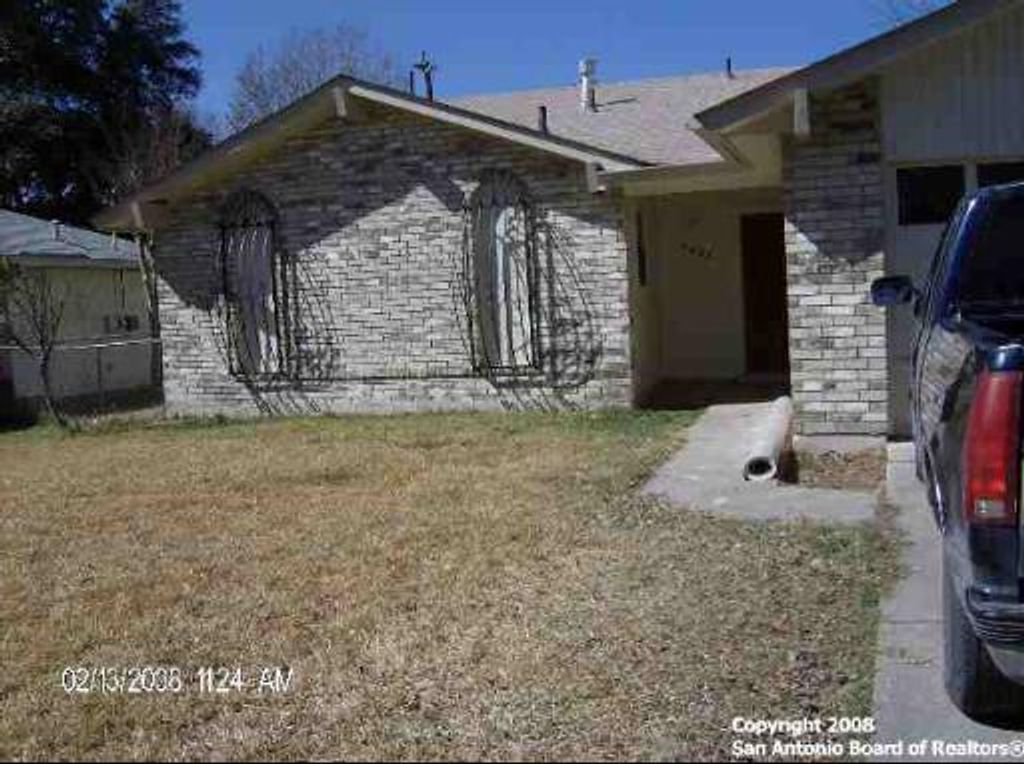 Photo of 4423 HICKORY HILL DR, Kirby, TX 78219 (MLS # 1897223)