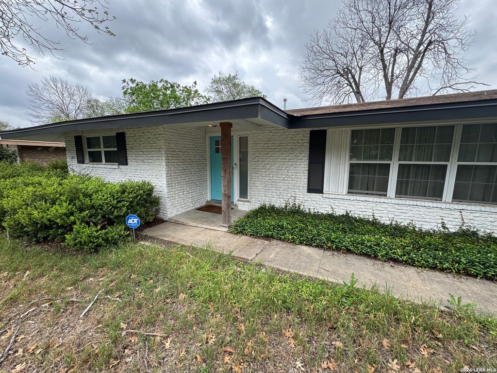 Photo of 326 Cloudmont, Windcrest, TX 78239 (MLS # 1959965)