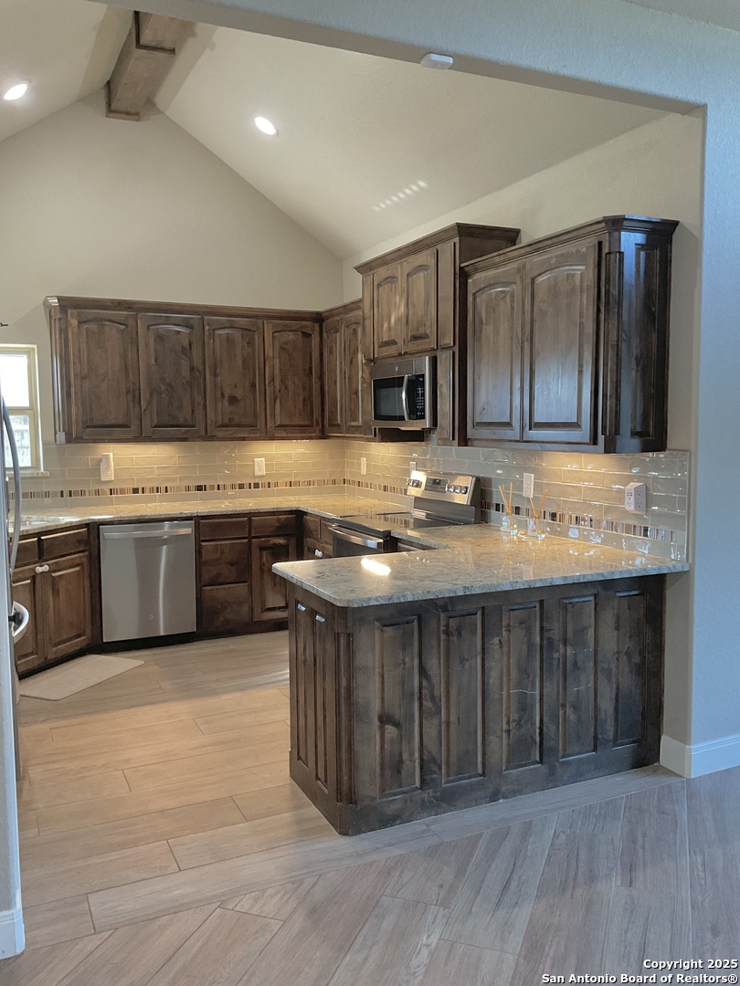121 W Medium Meadow