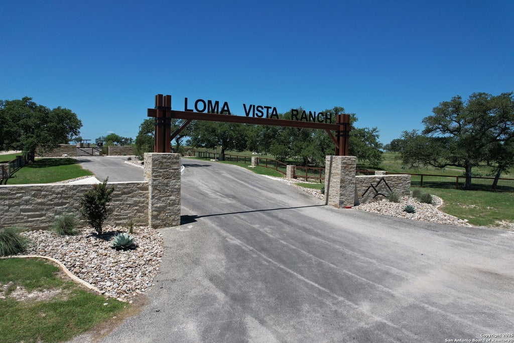 Photo of 23 loma vista, Kerrville, TX 78028 (MLS # 1876335)