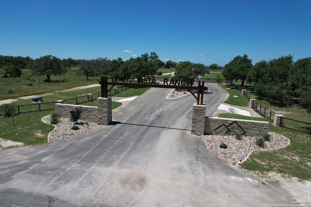 Photo of 23 loma vista, Kerrville, TX 78028 (MLS # 1876335)