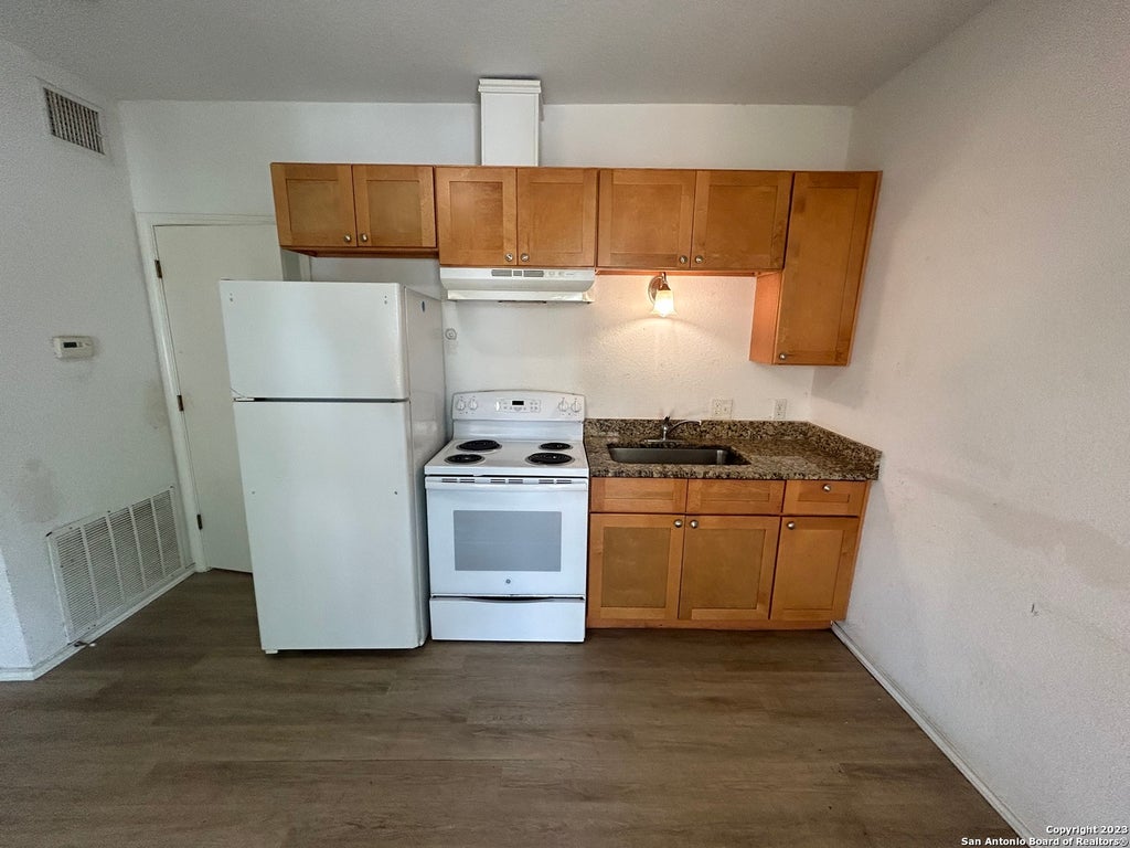 Photo of 816 Rivas St C #C, San Antonio, TX 78207 (MLS # 2020350)