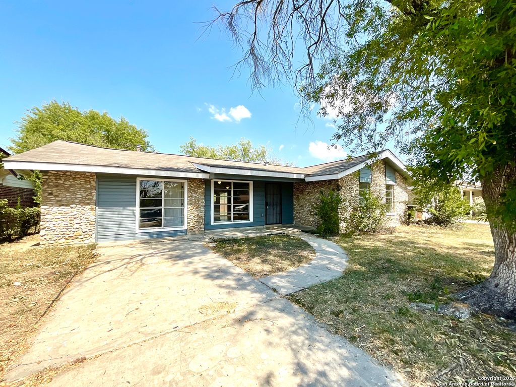 Photo of 319 Mahota, San Antonio, TX 78227 (MLS # 1913688)