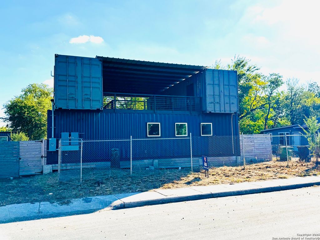 Photo of 1806 San Fernando, San Antonio, TX 78207 (MLS # 1916513)