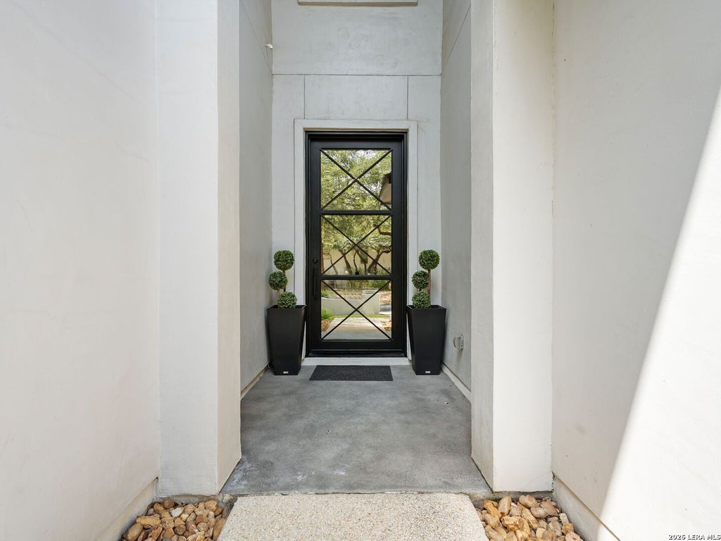 Photo of 183 Westcourt Lane, San Antonio, TX 78257 (MLS # 2016051)