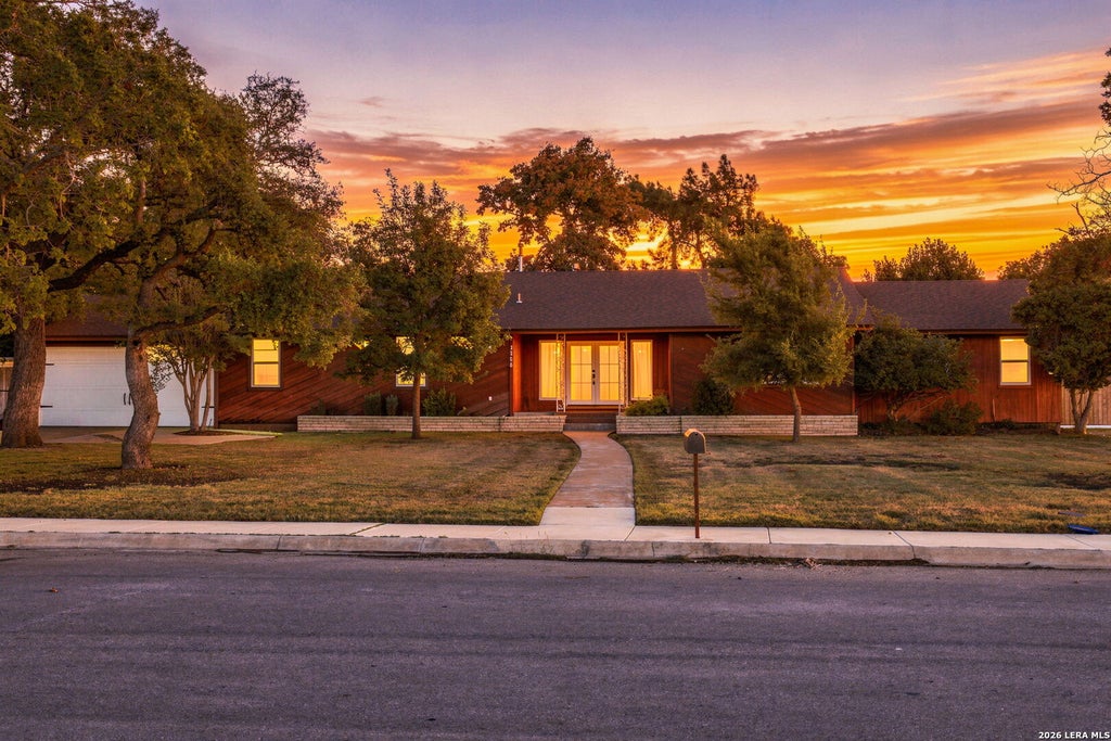 Photo of 1106 W MAIN ST, Kerrville, TX 78028 (MLS # 2019557)