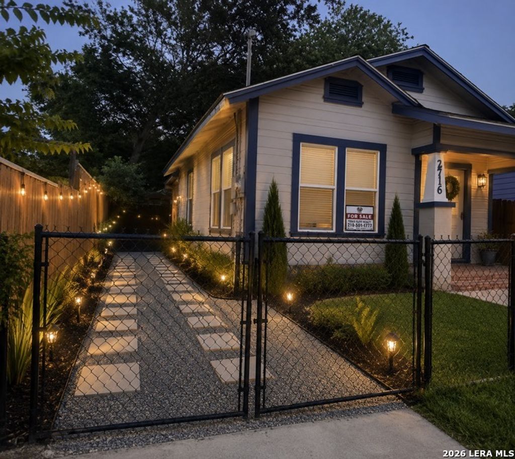 Photo of 2716 Vera Cruz, San Antonio, TX 78207 (MLS # 1991675)