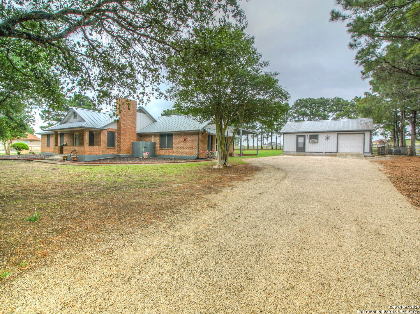 213 BLUEBONNET RDG