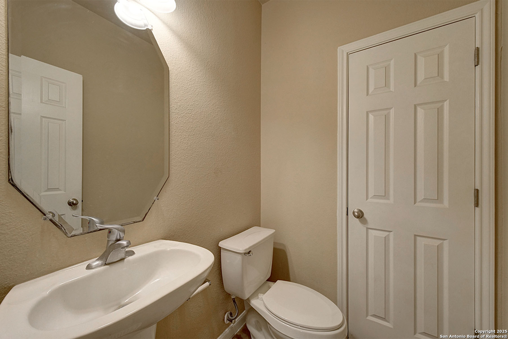 6139 Diego Ln