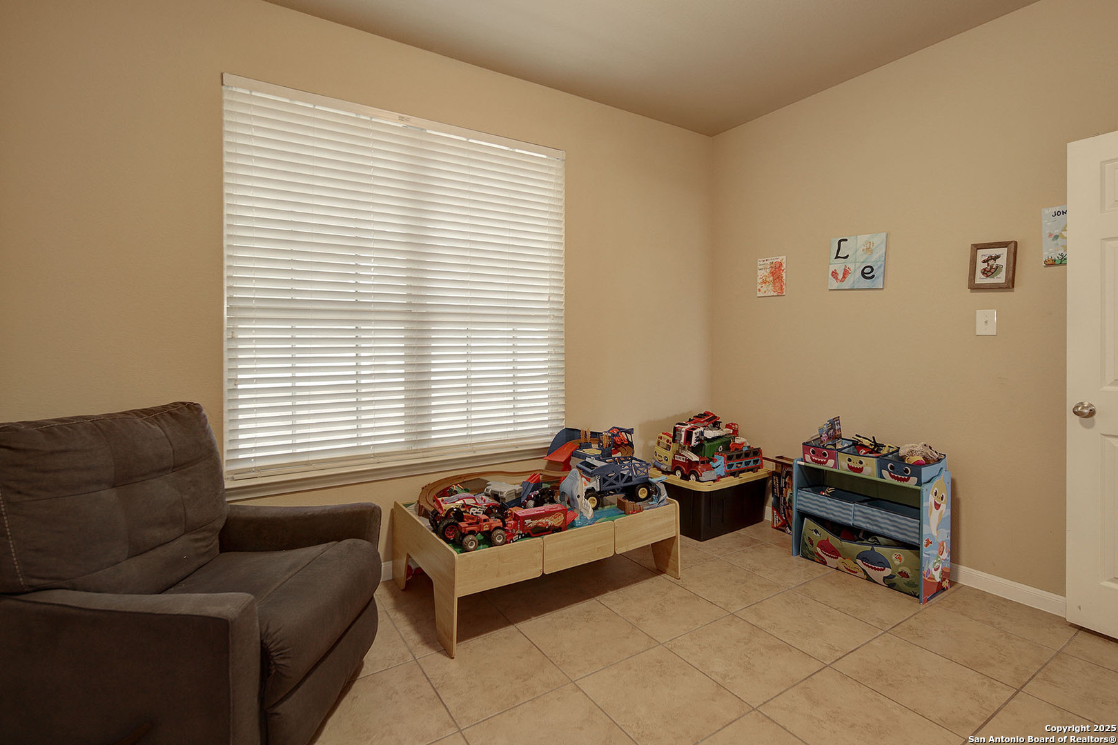 6139 Diego Ln