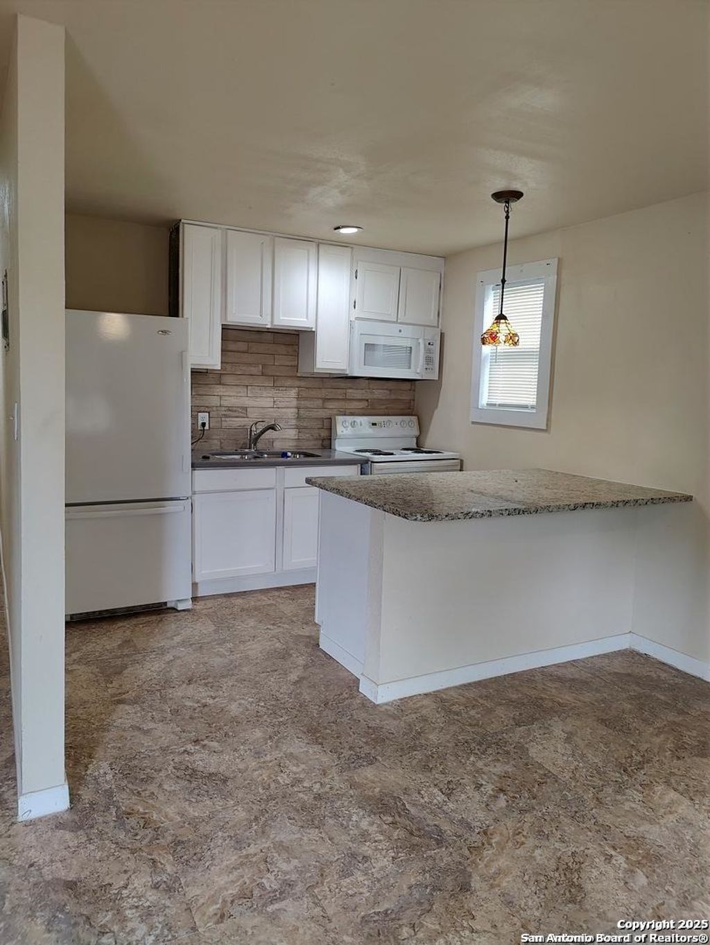 Photo of 1302 W Winnipeg Ave, San Antonio, TX 78225 (MLS # 1908204)