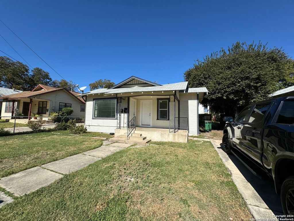 Photo of 211 Preston, San Antonio, TX 78210 (MLS # 1962277)