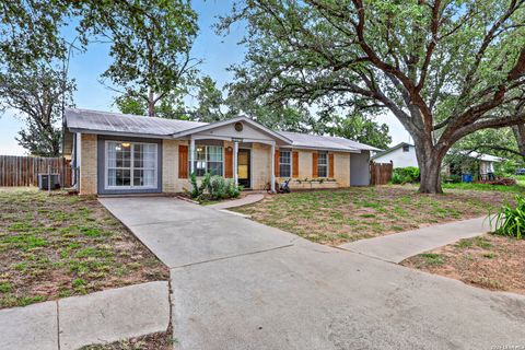 Property photo of 1112 Maia St, Pleasanton, TX 78064