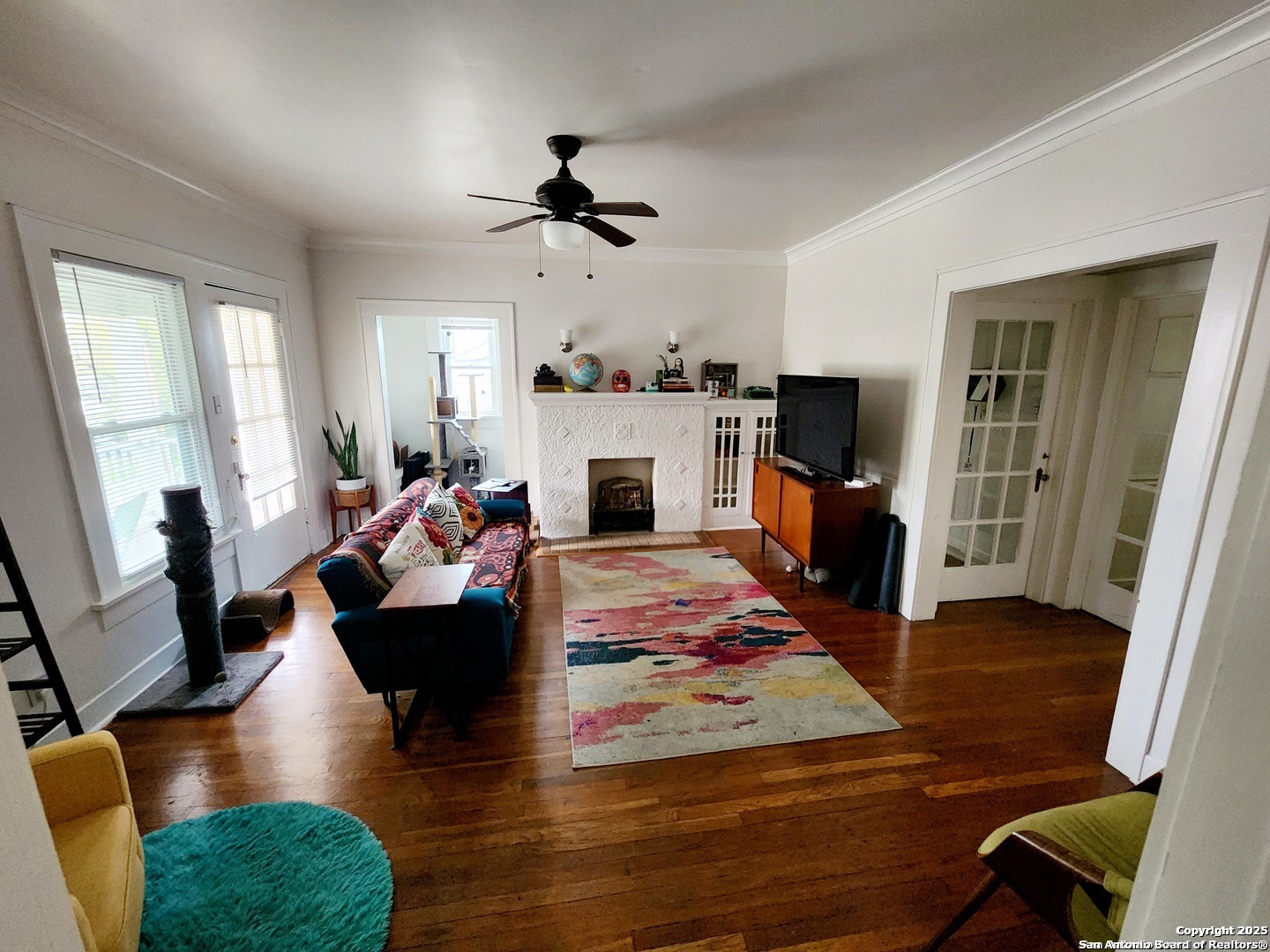 415 W Mistletoe 2