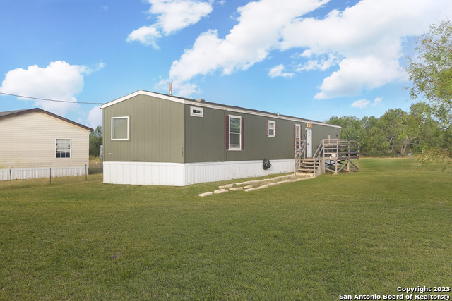 View Lytle, TX 78052 mobile home