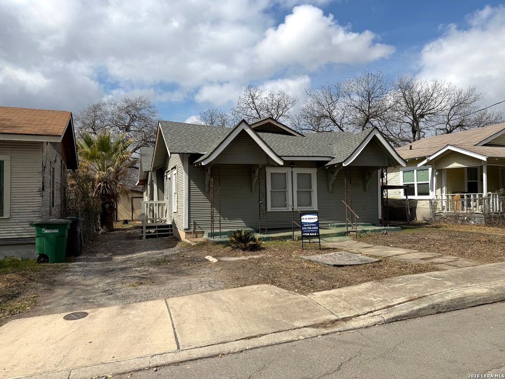 Photo of 105 heflin, San Antonio, TX 78210 (MLS # 1925161)