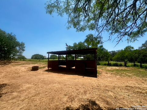 A home in Floresville