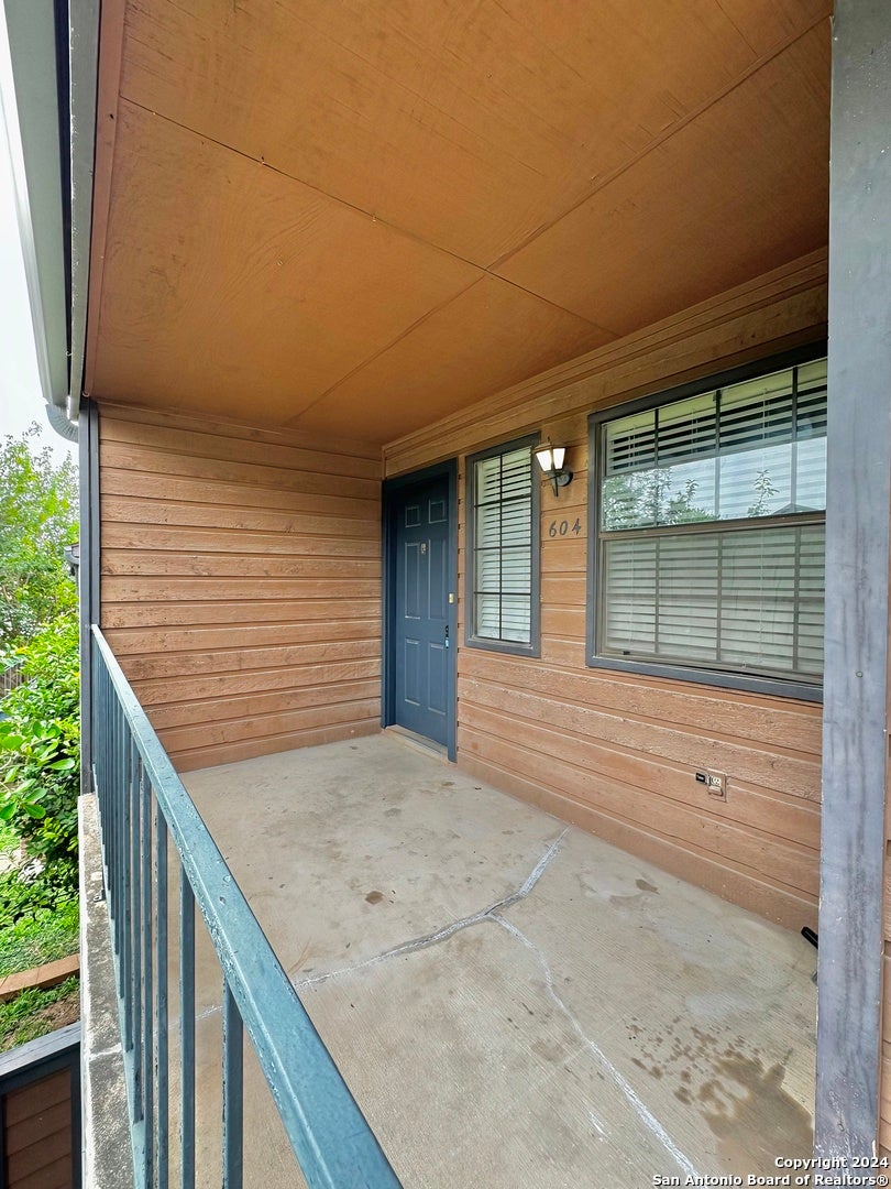 Photo of 4803 HAMILTON WOLFE RD 604 #604, San Antonio, TX 78229 (MLS # 2013192)