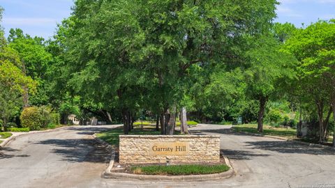 806 Garraty Terrell Hills TX 78209