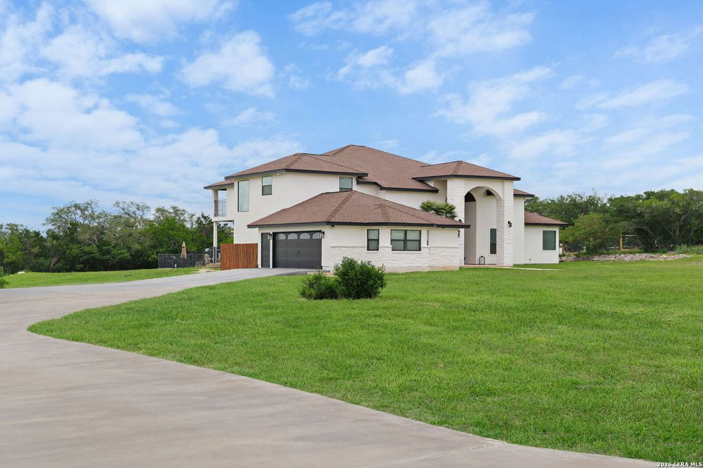 Photo of 1247 PRIVATE ROAD 3702, San Antonio, TX 78253 (MLS # 1965863)
