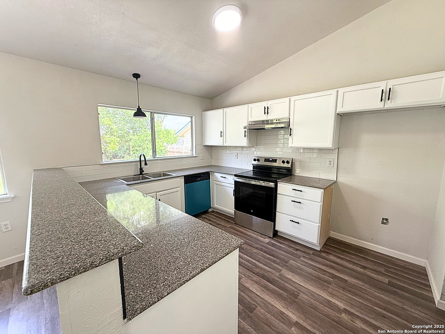 14663 Hillside Ridge