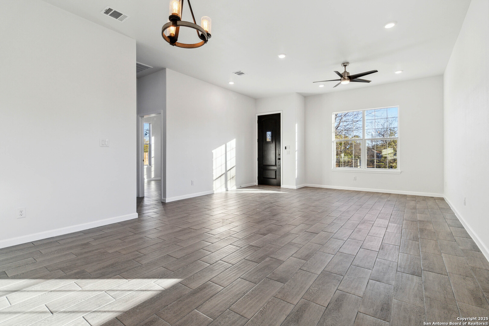 2123 Lennon Ave