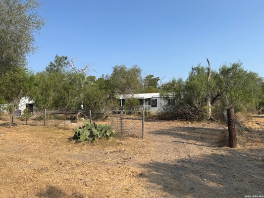 860 COUNTY ROAD 769, DEVINE, TX 78016 - Image 0a043dc1ab54f7786f7eaf5cccdb7ea4/3650656811