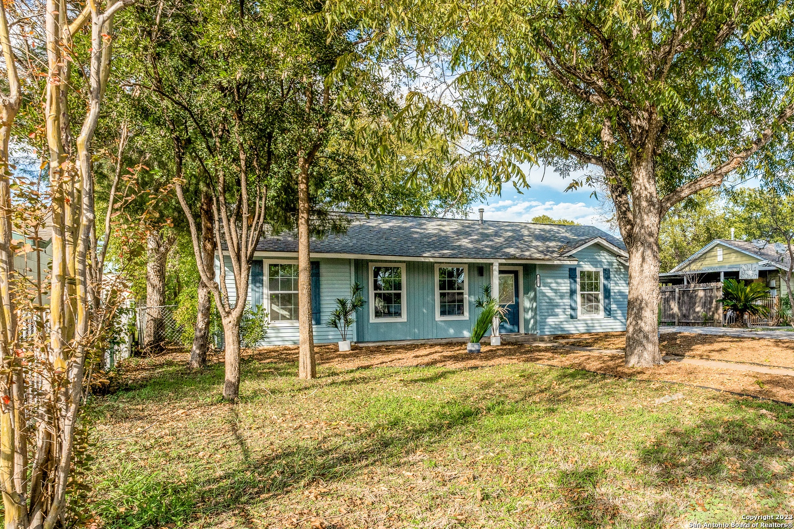 827 WARE BLVD