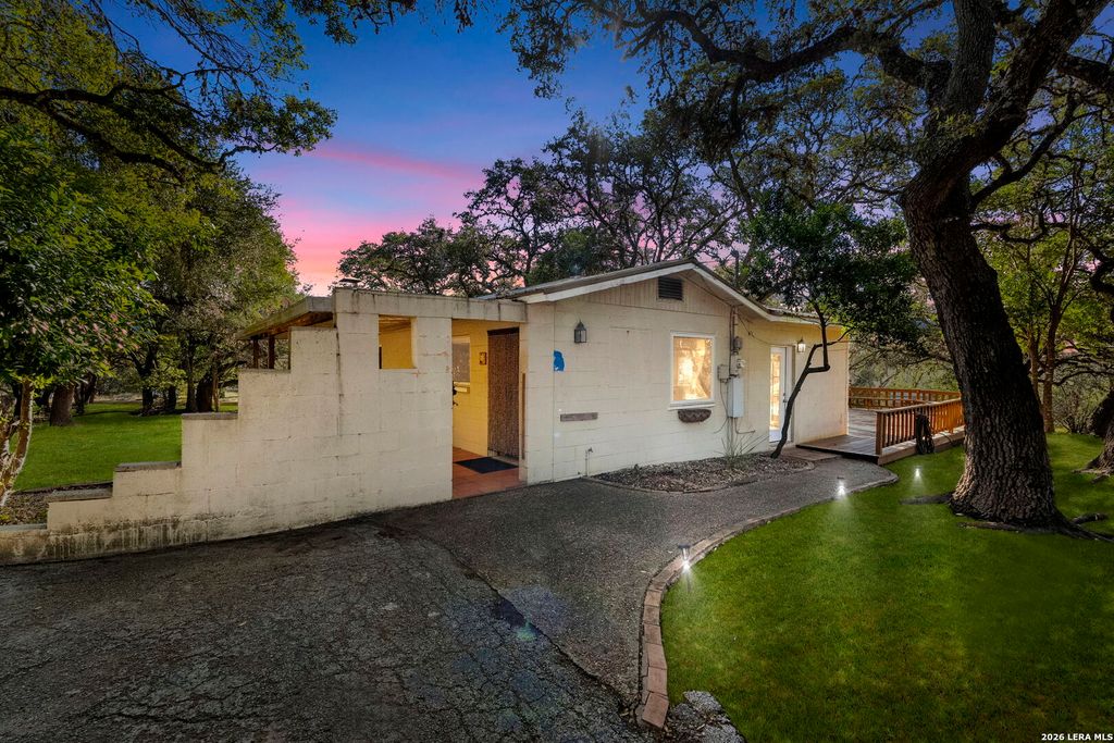 Photo of 25327 Triangle, San Antonio, TX 78255 (MLS # 1955756)