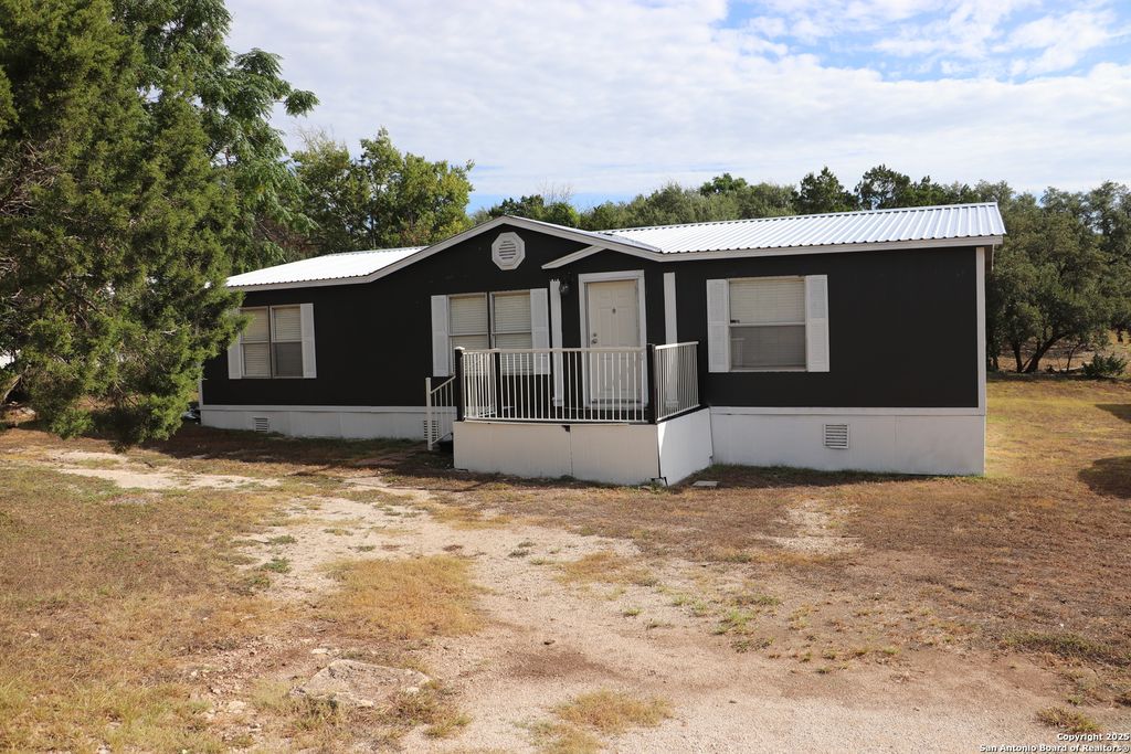 Photo of 321 Deer Valley, Canyon Lake, TX 78133 (MLS # 1907061)