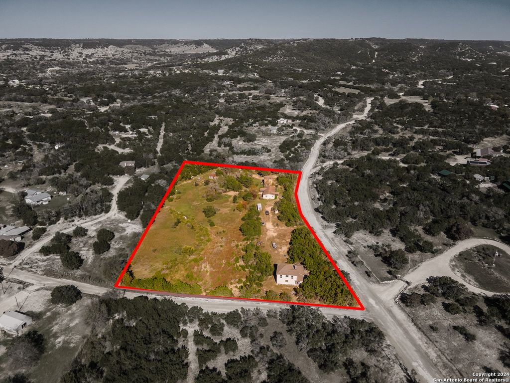 Photo of 989 Oil Well Road, Pipe Creek, TX 78063 (MLS # 1964379)
